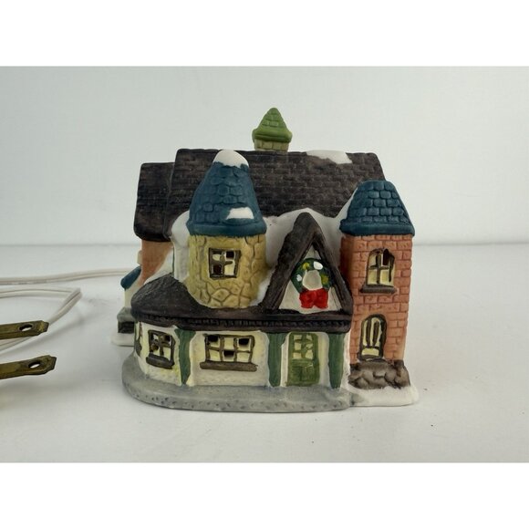 Vtg‎ HOLIDAY EXPRESSIONS Hand- Painted Porcelain Lighted House GREEN HOTEL - Picture 7 of 14